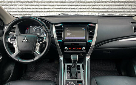 Mitsubishi Montero Sport, 2022 год, 4 040 000 рублей, 12 фотография