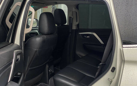 Mitsubishi Montero Sport, 2022 год, 4 040 000 рублей, 10 фотография