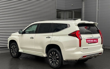 Mitsubishi Montero Sport, 2022 год, 4 040 000 рублей, 7 фотография