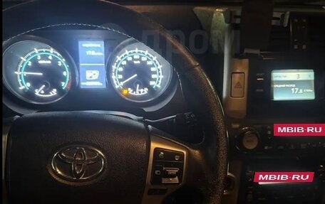 Toyota Land Cruiser Prado 150 рестайлинг 2, 2010 год, 2 400 000 рублей, 8 фотография