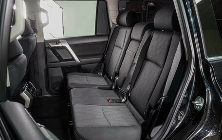 Toyota Land Cruiser Prado 150 рестайлинг 2, 2019 год, 4 399 000 рублей, 7 фотография