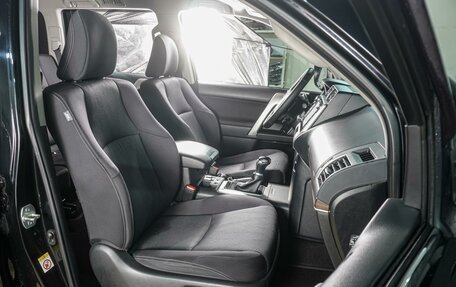 Toyota Land Cruiser Prado 150 рестайлинг 2, 2019 год, 4 399 000 рублей, 8 фотография