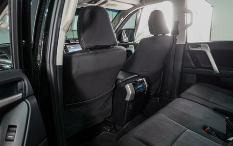 Toyota Land Cruiser Prado 150 рестайлинг 2, 2019 год, 4 399 000 рублей, 11 фотография