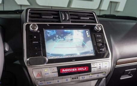 Toyota Land Cruiser Prado 150 рестайлинг 2, 2019 год, 4 399 000 рублей, 13 фотография
