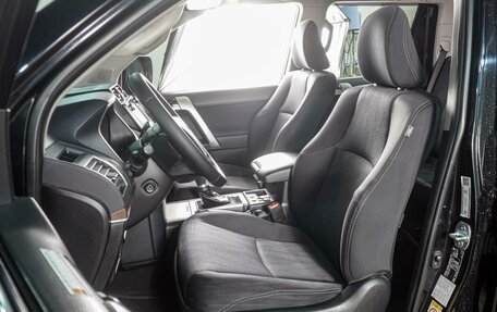 Toyota Land Cruiser Prado 150 рестайлинг 2, 2019 год, 4 399 000 рублей, 10 фотография