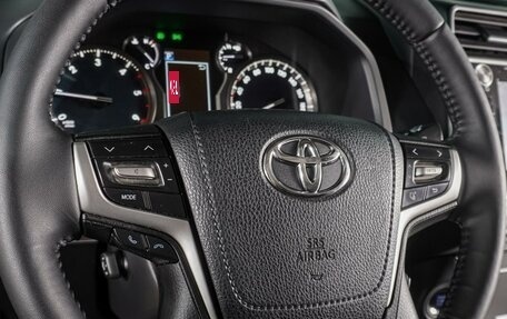 Toyota Land Cruiser Prado 150 рестайлинг 2, 2019 год, 4 399 000 рублей, 15 фотография