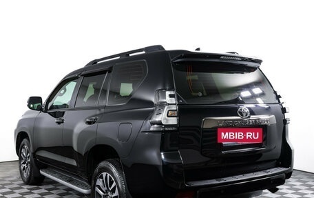 Toyota Land Cruiser Prado 150 рестайлинг 2, 2021 год, 5 788 000 рублей, 7 фотография