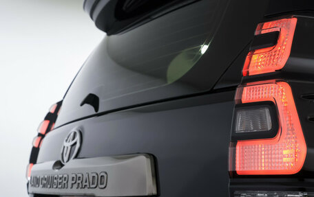 Toyota Land Cruiser Prado 150 рестайлинг 2, 2021 год, 5 788 000 рублей, 21 фотография