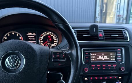 Volkswagen Jetta VI, 2013 год, 1 260 000 рублей, 21 фотография
