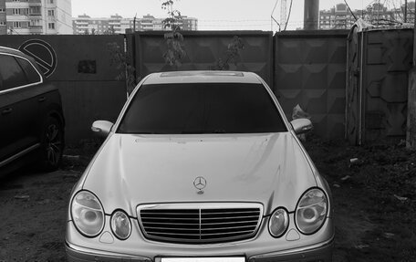 Mercedes-Benz E-Класс, 2004 год, 899 999 рублей, 7 фотография
