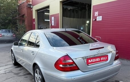 Mercedes-Benz E-Класс, 2004 год, 899 999 рублей, 3 фотография