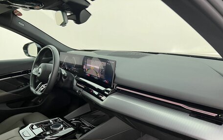 BMW 5 серия, 2025 год, 6 990 000 рублей, 13 фотография