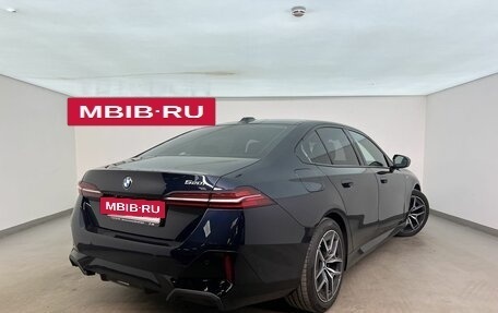 BMW 5 серия, 2025 год, 6 990 000 рублей, 2 фотография