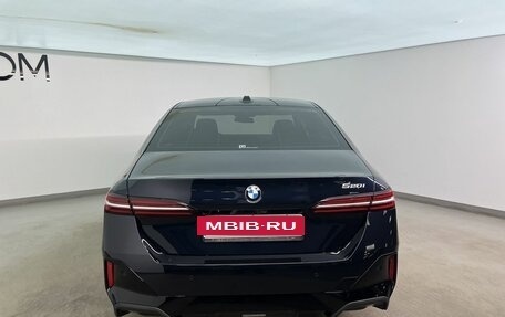 BMW 5 серия, 2025 год, 6 990 000 рублей, 4 фотография