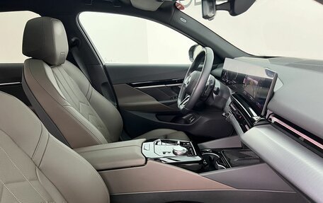 BMW 5 серия, 2025 год, 6 990 000 рублей, 15 фотография