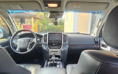Toyota Land Cruiser 200, 2018 год, 7 600 000 рублей, 9 фотография