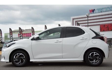 Toyota Yaris, 2022 год, 950 000 рублей, 5 фотография