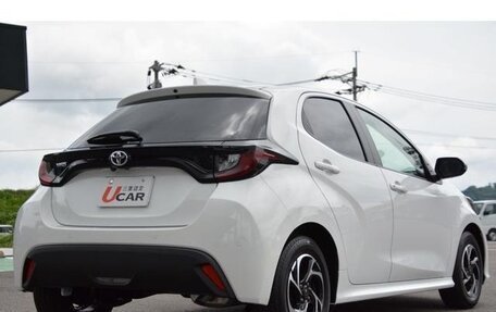 Toyota Yaris, 2022 год, 950 000 рублей, 7 фотография