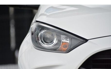 Toyota Yaris, 2022 год, 950 000 рублей, 9 фотография