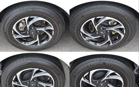 Toyota Yaris, 2022 год, 950 000 рублей, 11 фотография
