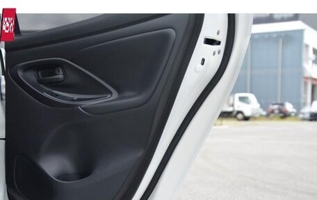Toyota Yaris, 2022 год, 950 000 рублей, 17 фотография