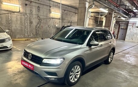 Volkswagen Tiguan II, 2017 год, 2 400 000 рублей, 2 фотография