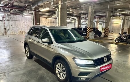Volkswagen Tiguan II, 2017 год, 2 400 000 рублей, 3 фотография