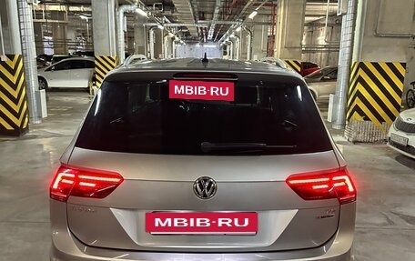 Volkswagen Tiguan II, 2017 год, 2 400 000 рублей, 4 фотография