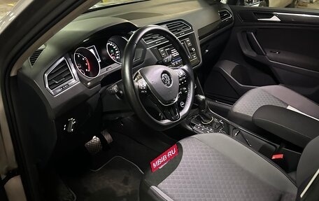 Volkswagen Tiguan II, 2017 год, 2 400 000 рублей, 10 фотография