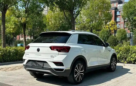 Volkswagen T-Roc I, 2022 год, 1 350 001 рублей, 4 фотография