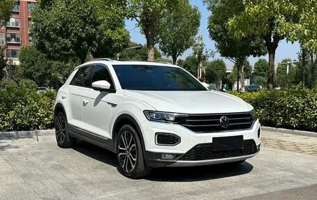 Volkswagen T-Roc I, 2022 год, 1 350 001 рублей, 5 фотография