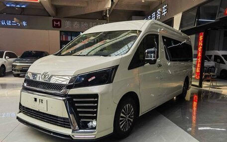 Toyota HiAce H300, 2023 год, 11 580 678 рублей, 1 фотография