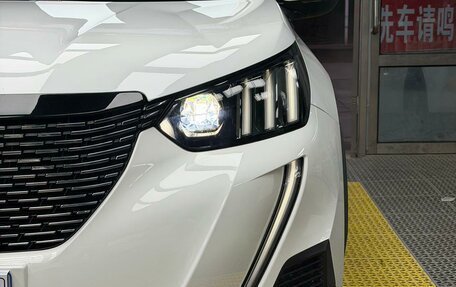 Peugeot 2008 II, 2023 год, 1 180 000 рублей, 4 фотография
