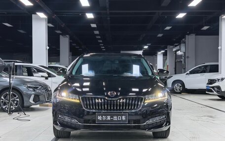 Skoda Superb III рестайлинг, 2023 год, 1 560 000 рублей, 2 фотография