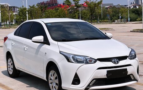 Toyota Yaris, 2022 год, 890 000 рублей, 1 фотография