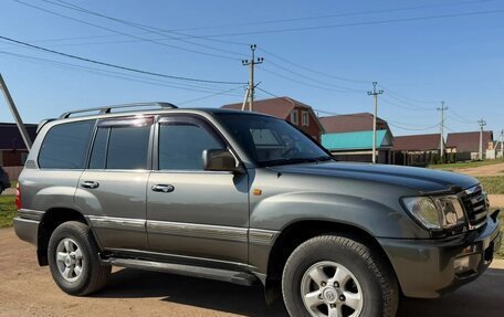 Toyota Land Cruiser 100 рестайлинг 2, 2000 год, 2 877 000 рублей, 3 фотография