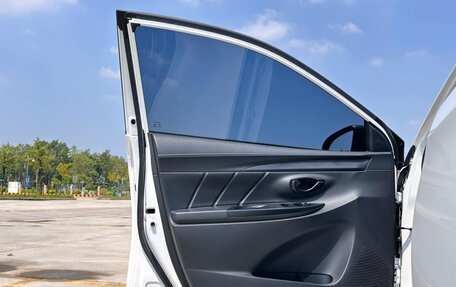 Toyota Yaris, 2022 год, 890 000 рублей, 7 фотография