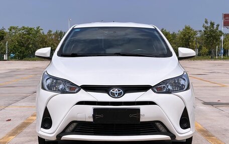 Toyota Yaris, 2022 год, 890 000 рублей, 2 фотография