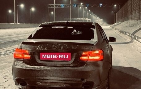 Mercedes-Benz E-Класс, 2011 год, 1 100 000 рублей, 2 фотография