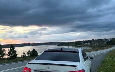 Mercedes-Benz E-Класс, 2011 год, 1 100 000 рублей, 6 фотография