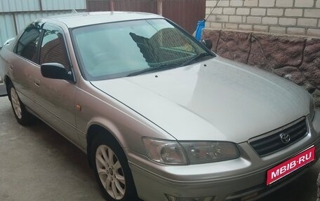 Toyota Camry, 2001 год, 385 000 рублей, 1 фотография