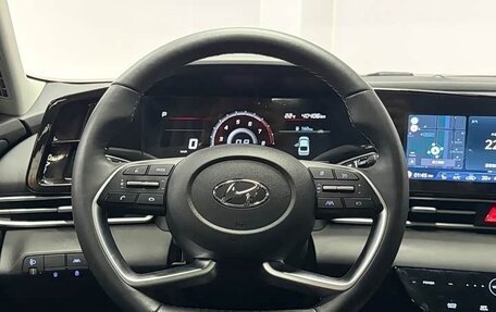 Hyundai Elantra, 2022 год, 1 300 030 рублей, 10 фотография