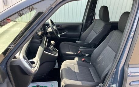 Toyota Voxy, 2023 год, 4 100 000 рублей, 12 фотография