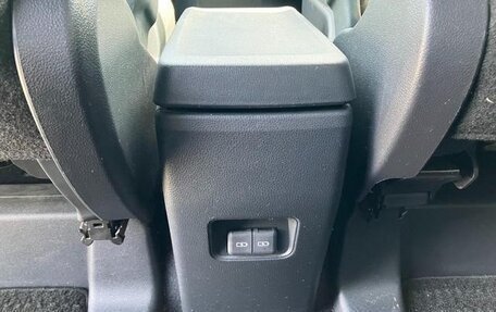 Toyota Voxy, 2023 год, 4 100 000 рублей, 23 фотография