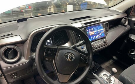 Toyota RAV4, 2017 год, 2 240 000 рублей, 5 фотография