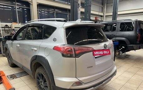 Toyota RAV4, 2017 год, 2 240 000 рублей, 4 фотография
