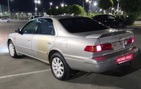 Toyota Camry, 2001 год, 385 000 рублей, 10 фотография