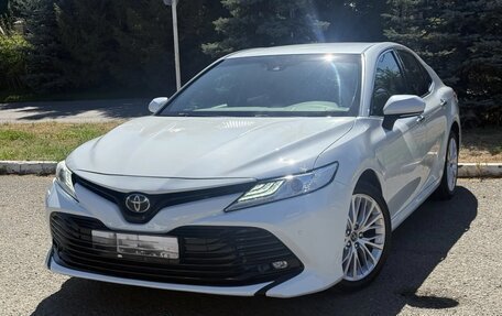 Toyota Camry, 2019 год, 2 500 000 рублей, 6 фотография