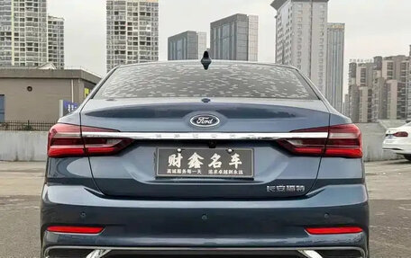 Ford Escort, 2021 год, 959 000 рублей, 5 фотография