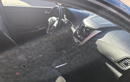 Hyundai Solaris II рестайлинг, 2012 год, 650 000 рублей, 4 фотография